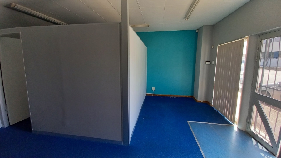 To Let commercial Property for Rent in Richmond Hill Eastern Cape